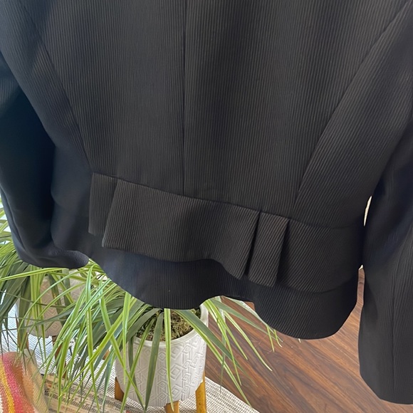 TAHARI BLACK BLAZER SiZE 8P - Picture 14 of 14